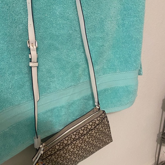 DKNK New Crossbody Bag - Picture 2 of 6